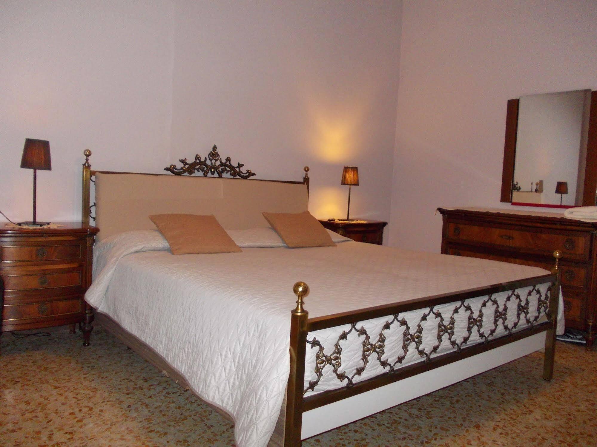 Travellers Lodge Bed & Rooms Treviso Zewnętrze zdjęcie